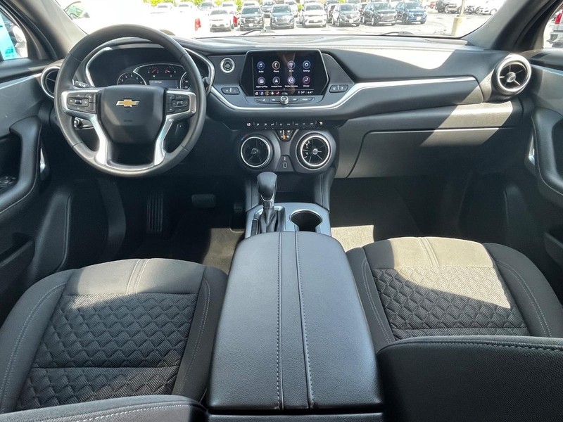 Chevrolet Blazer Vehicle Image 12