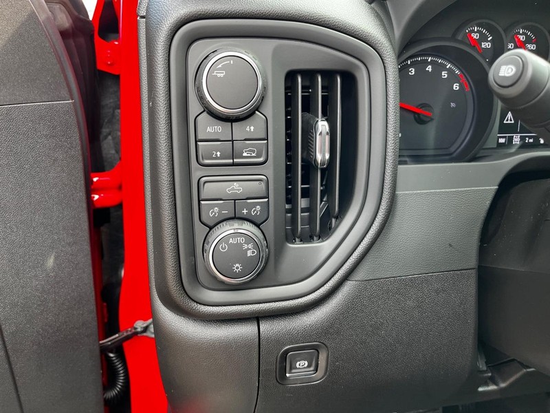 Chevrolet Silverado 1500 Vehicle Image 10