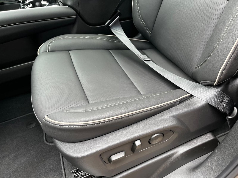 Chevrolet Tahoe Vehicle Image 12