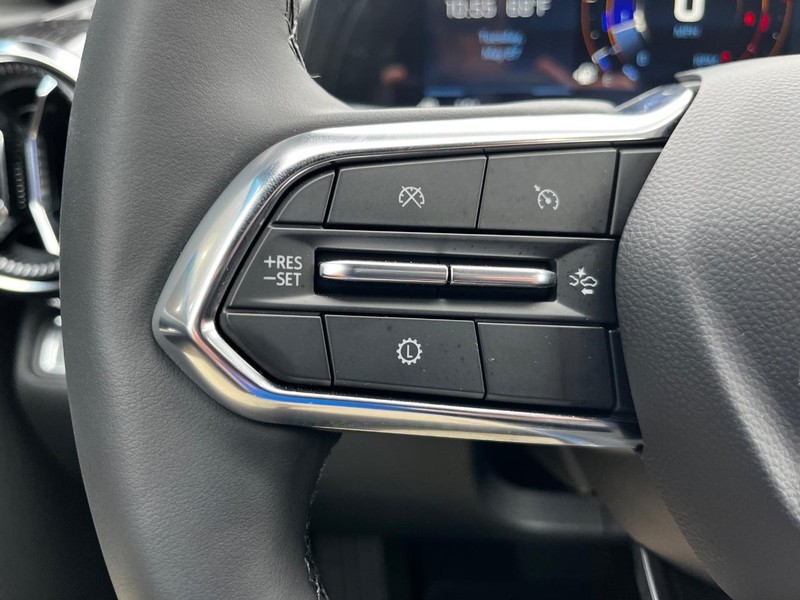 Chevrolet Equinox Vehicle Image 10