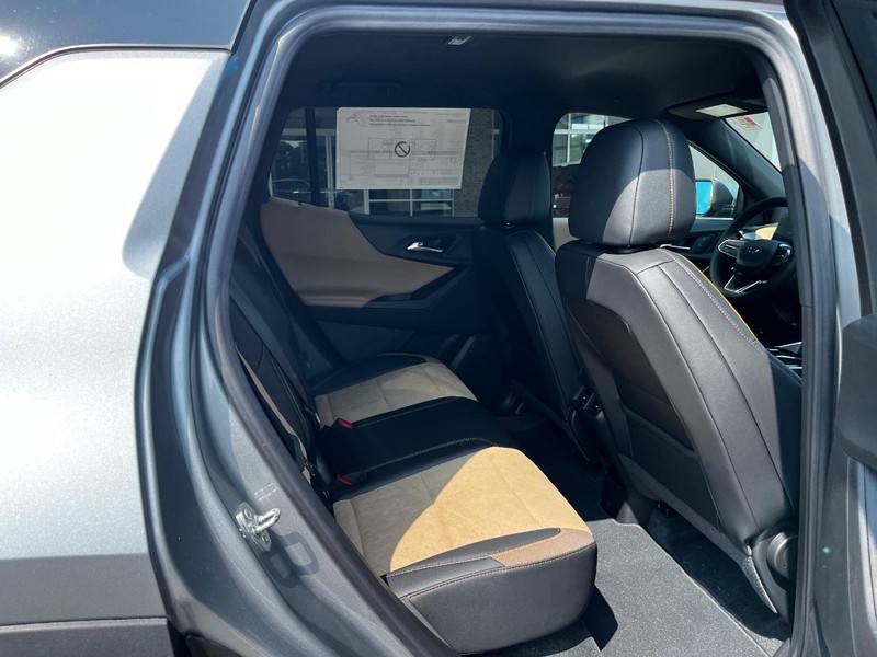 Chevrolet Equinox Vehicle Image 04