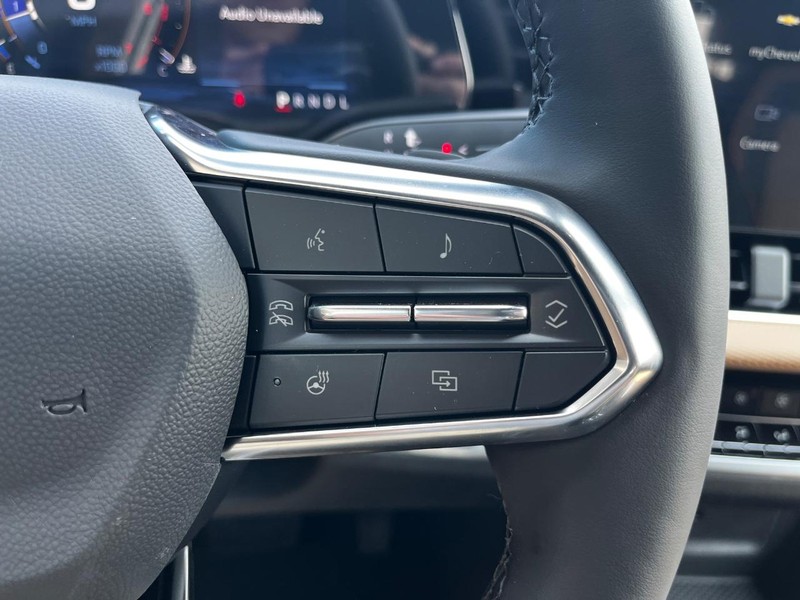 Chevrolet Equinox Vehicle Image 11
