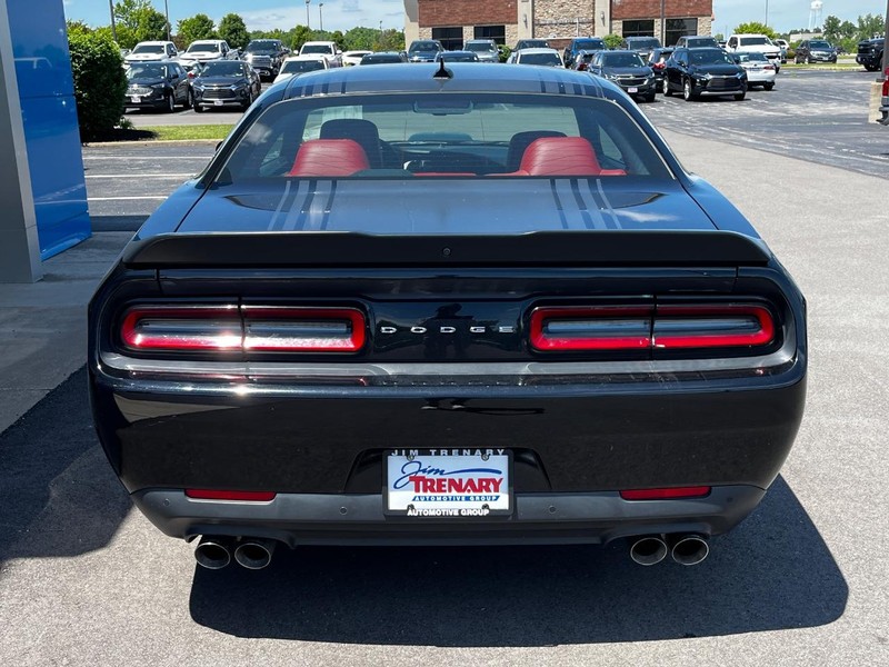 Dodge Challenger Vehicle Image 04