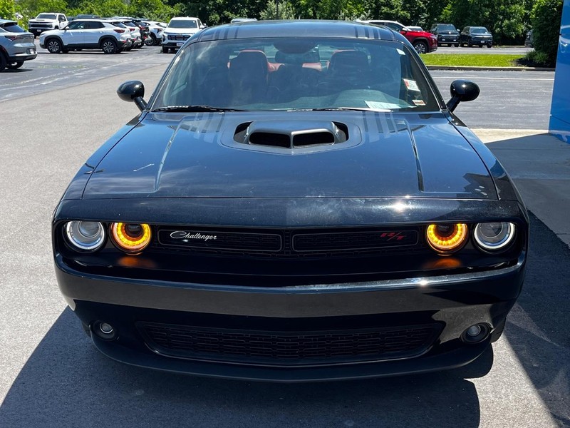 Dodge Challenger Vehicle Image 09