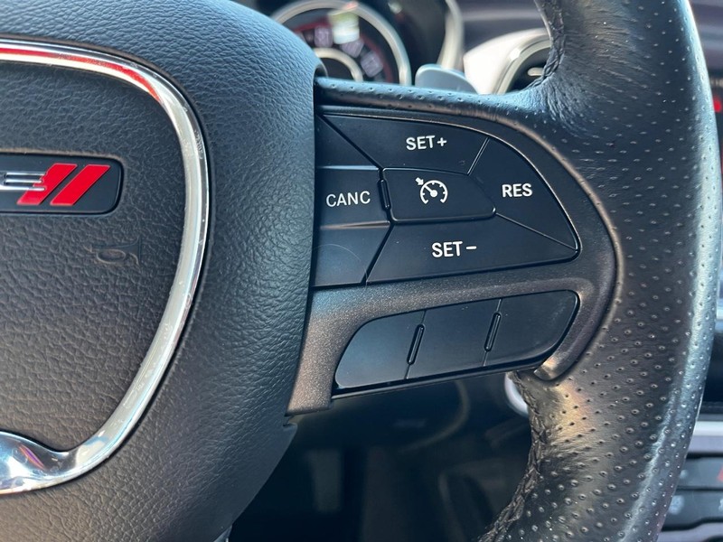 Dodge Challenger Vehicle Image 13