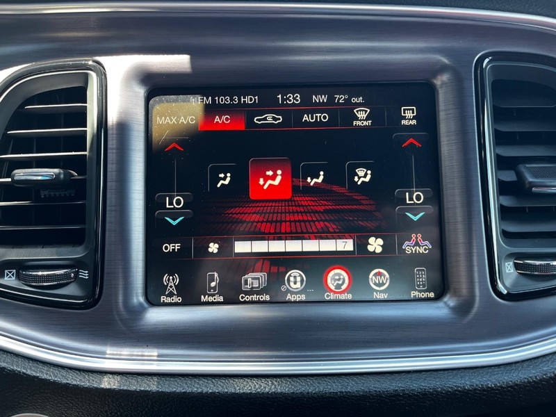 Dodge Challenger Vehicle Image 17
