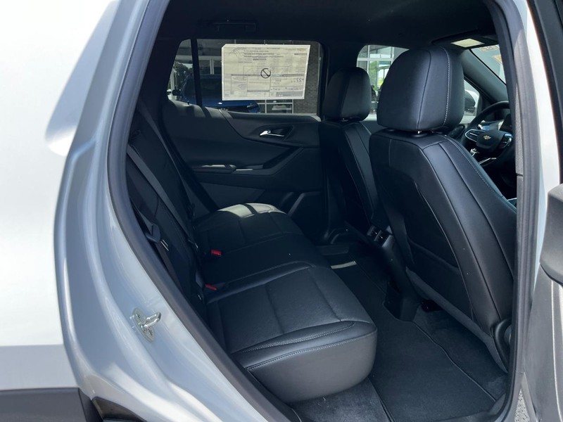 Chevrolet Equinox Vehicle Image 04