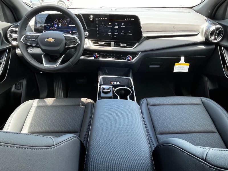 Chevrolet Equinox Vehicle Image 05