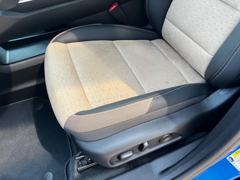 Chevrolet Equinox Vehicle Image 10