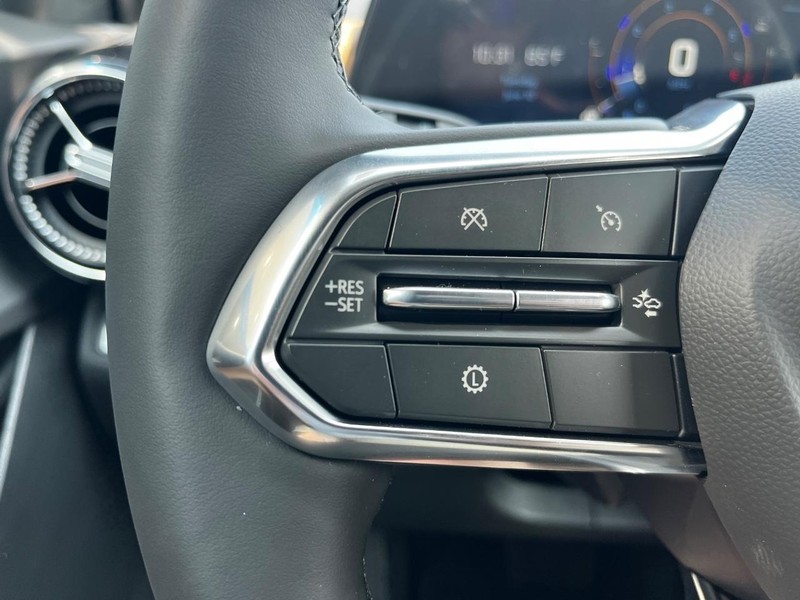Chevrolet Equinox Vehicle Image 11