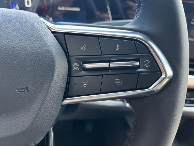 Chevrolet Equinox Vehicle Image 12