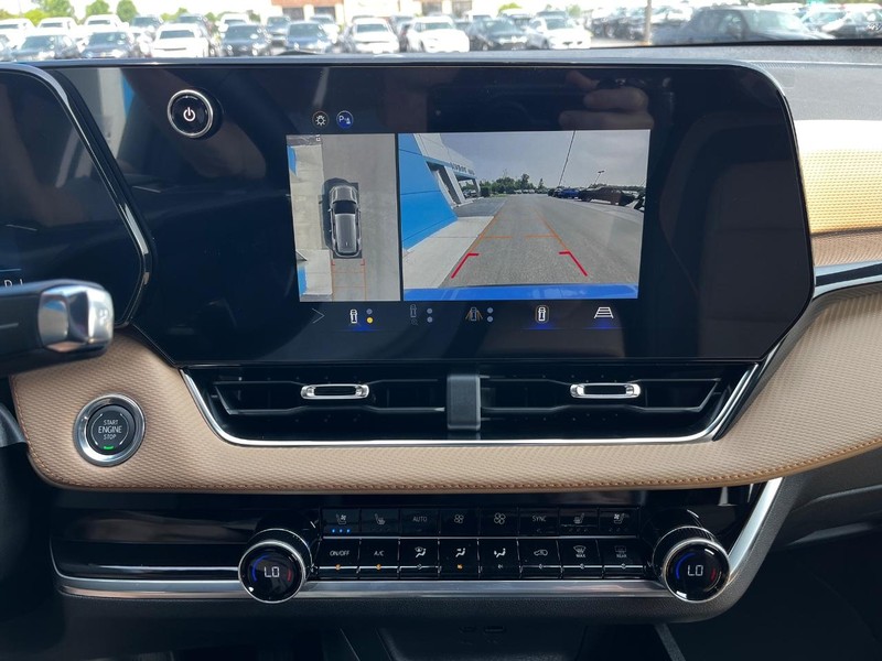 Chevrolet Equinox Vehicle Image 16