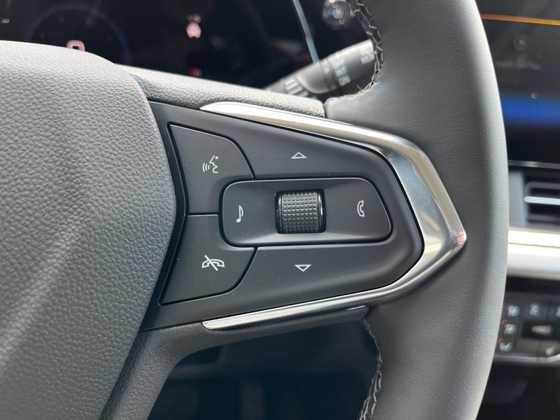 Chevrolet Trax Vehicle Image 11