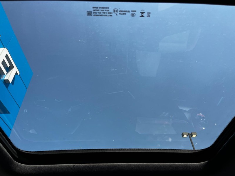 Chevrolet Equinox Vehicle Image 11