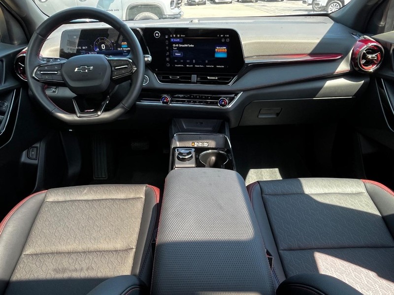 Chevrolet Equinox Vehicle Image 12