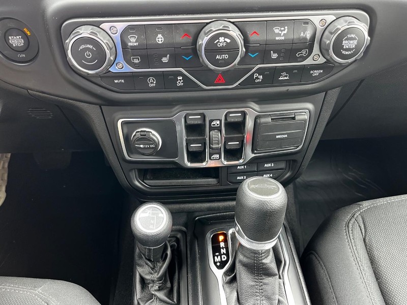 Jeep Gladiator Vehicle Image 19