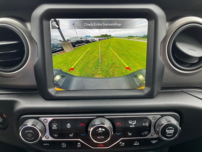 Jeep Gladiator Vehicle Image 21