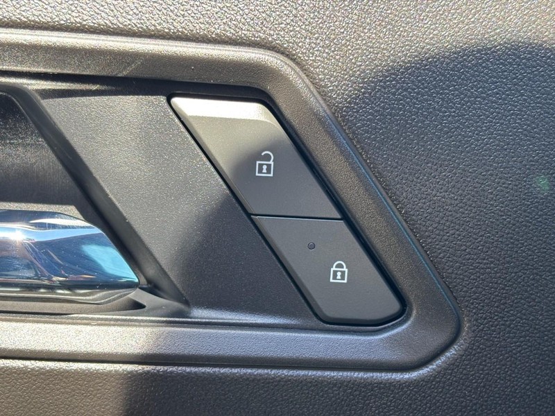 Chevrolet Colorado Vehicle Image 19