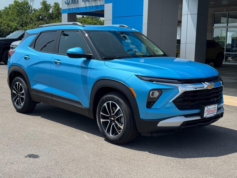 Chevrolet TrailBlazer Vehicle Image 02