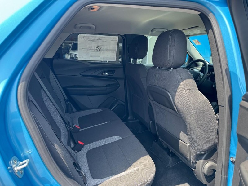 Chevrolet TrailBlazer Vehicle Image 05