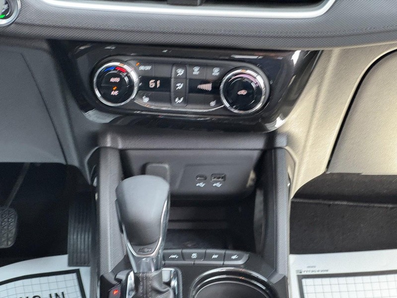 Chevrolet TrailBlazer Vehicle Image 09