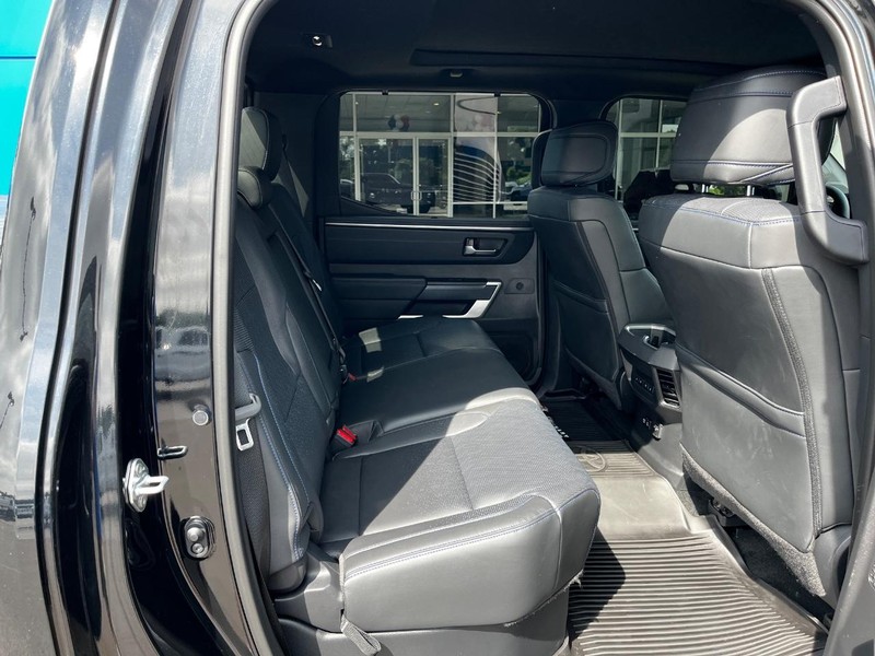 Toyota Tundra 4WD Vehicle Image 10