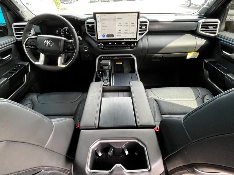Toyota Tundra 4WD Vehicle Image 12
