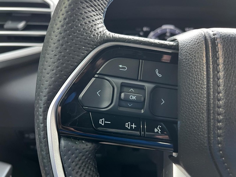 Toyota Tundra 4WD Vehicle Image 18