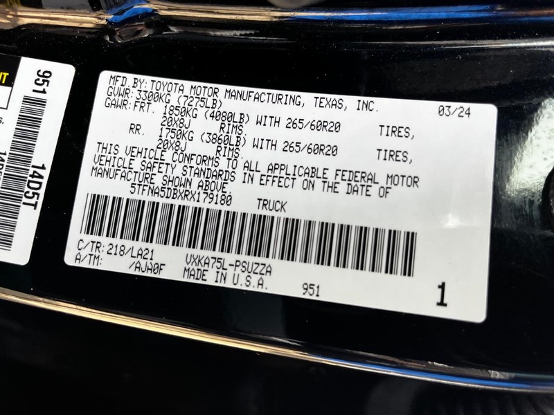 Toyota Tundra 4WD Vehicle Image 24