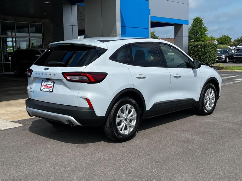 Ford Escape Vehicle Image 03