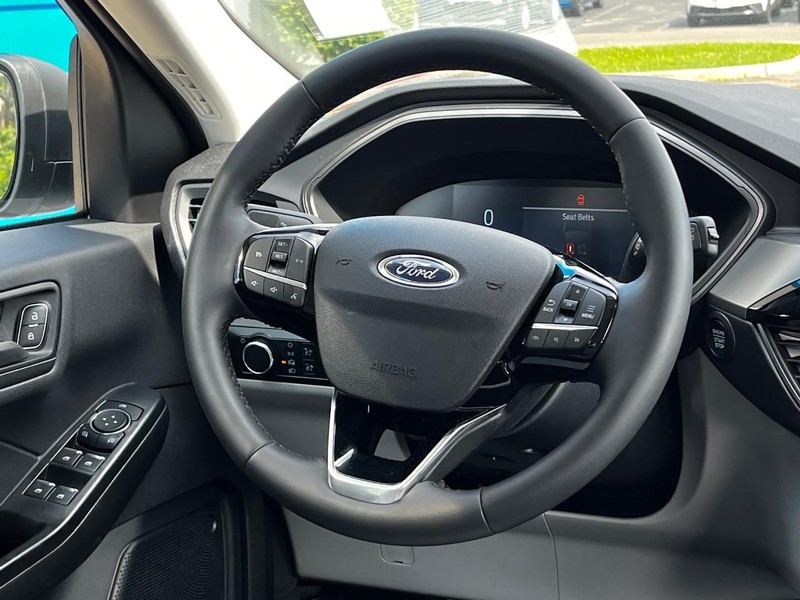 Ford Escape Vehicle Image 12