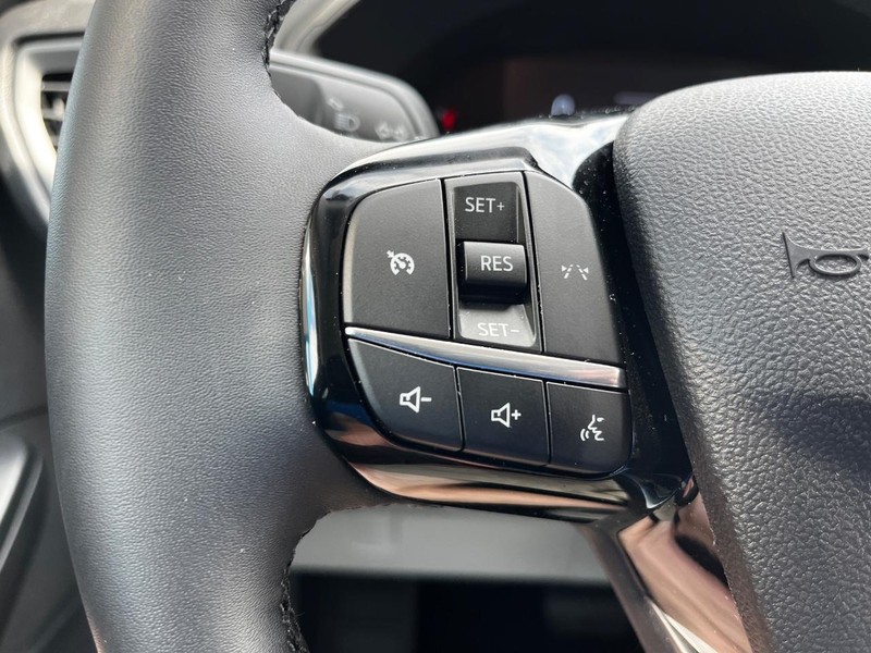 Ford Escape Vehicle Image 16