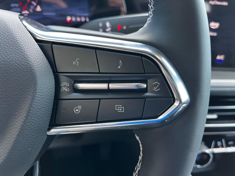 Chevrolet Traverse Vehicle Image 14