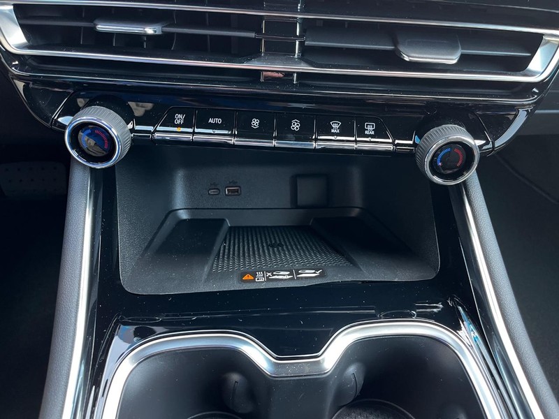 Chevrolet Traverse Vehicle Image 16