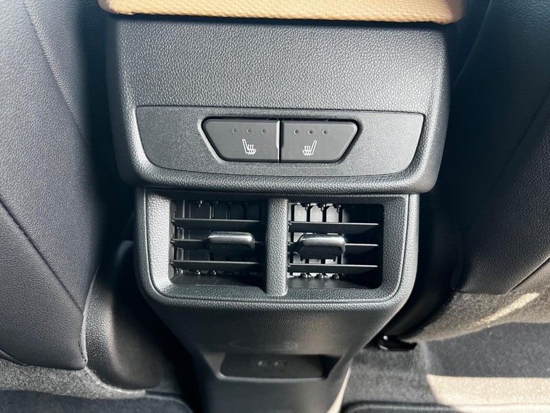 Chevrolet Equinox Vehicle Image 05