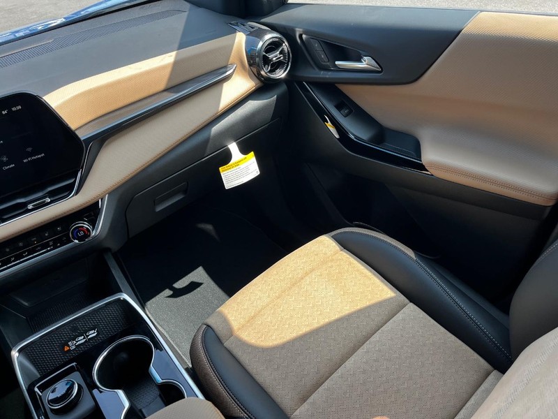 Chevrolet Equinox Vehicle Image 08