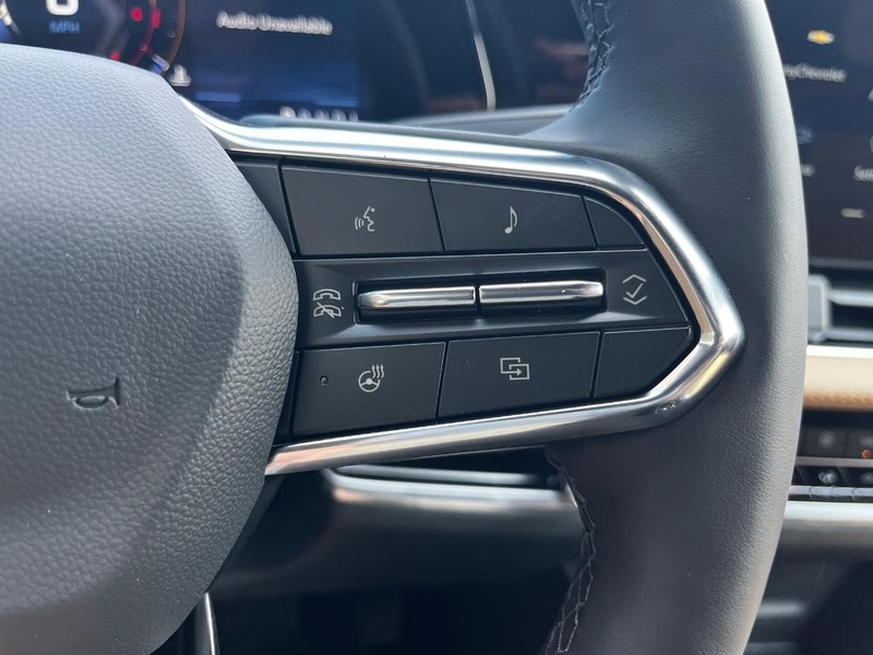 Chevrolet Equinox Vehicle Image 12