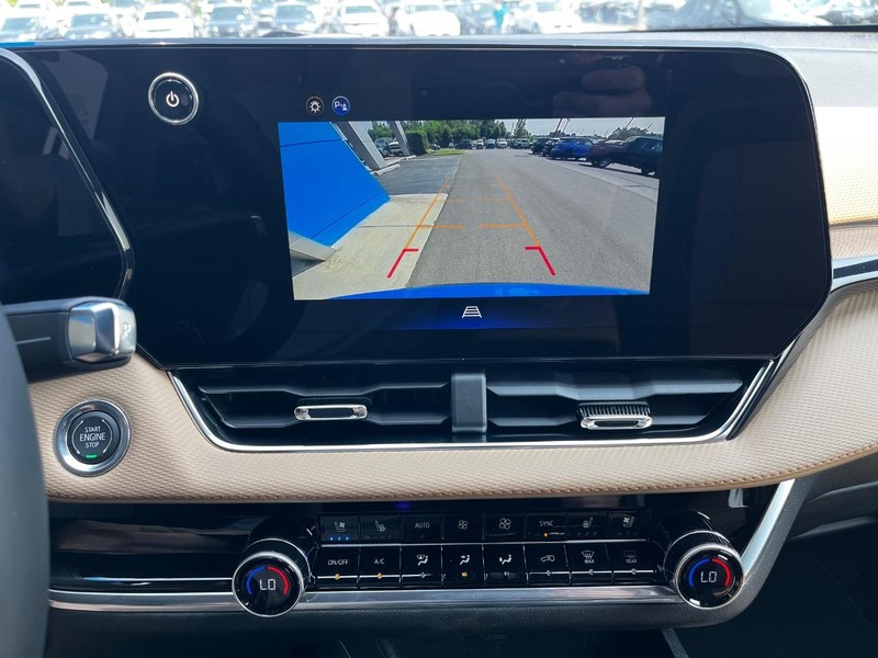 Chevrolet Equinox Vehicle Image 16