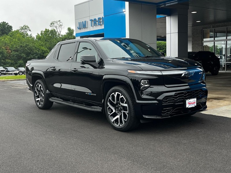 Chevrolet Silverado EV Vehicle Image 02