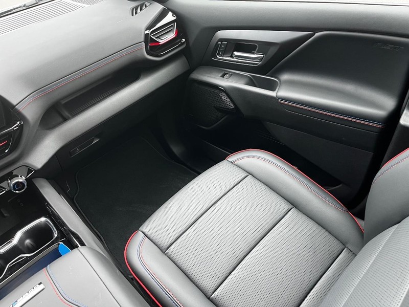 Chevrolet Silverado EV Vehicle Image 09