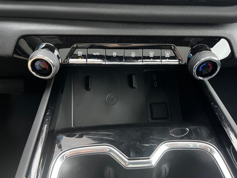 Chevrolet Silverado EV Vehicle Image 15