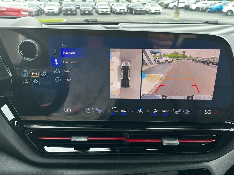 Chevrolet Silverado EV Vehicle Image 17