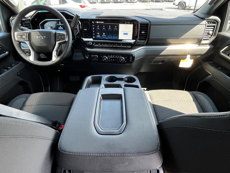 Chevrolet Silverado 2500HD Vehicle Image 05
