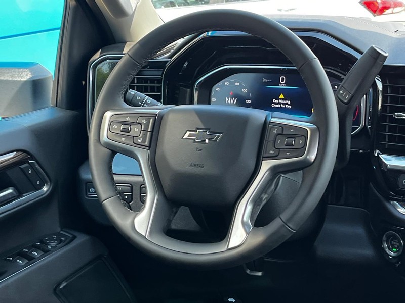 Chevrolet Silverado 2500HD Vehicle Image 06