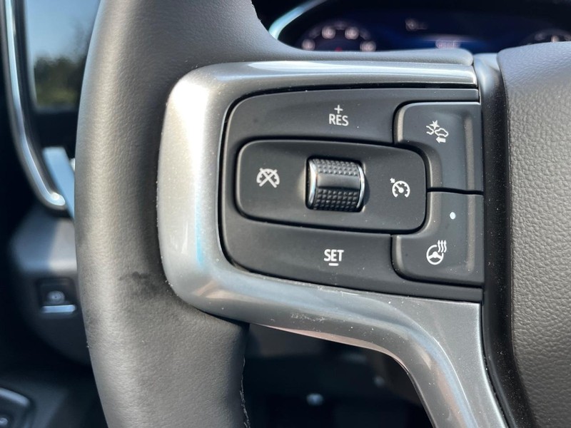 Chevrolet Silverado 2500HD Vehicle Image 11