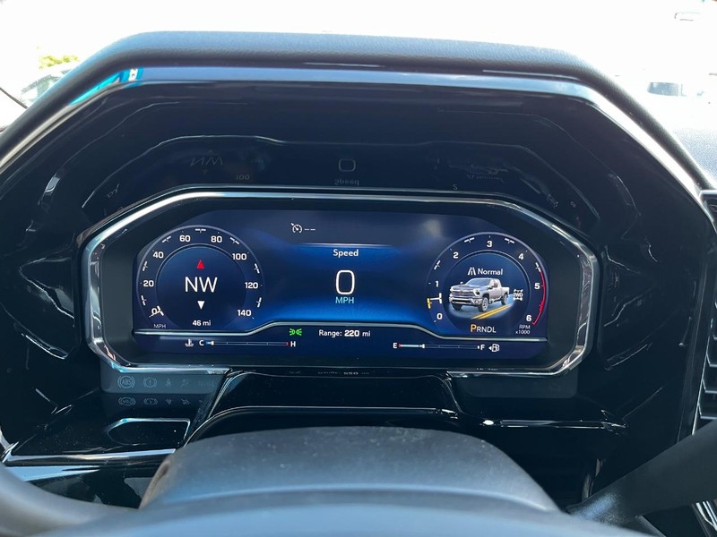 Chevrolet Silverado 2500HD Vehicle Image 13