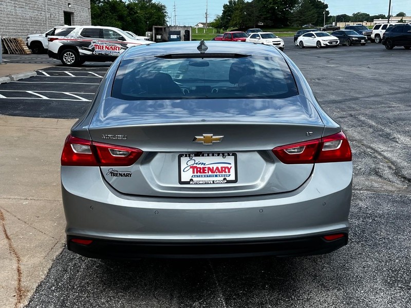 Chevrolet Malibu Vehicle Image 04