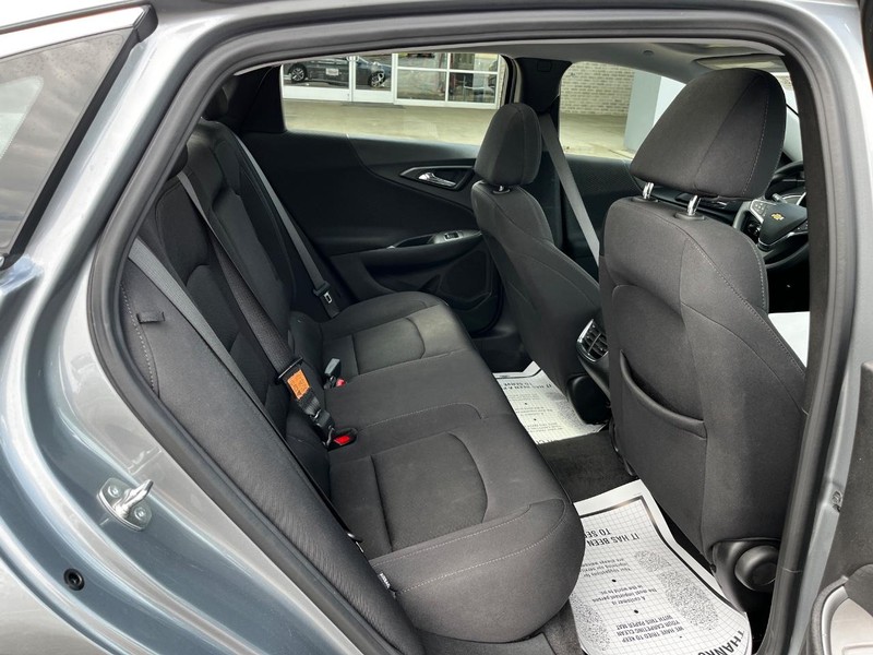 Chevrolet Malibu Vehicle Image 10