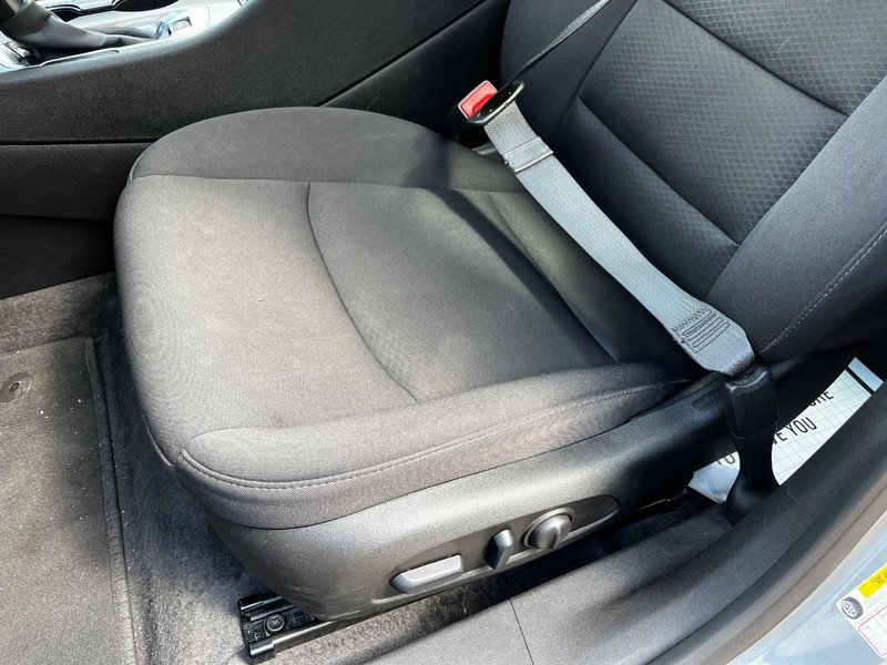 Chevrolet Malibu Vehicle Image 16