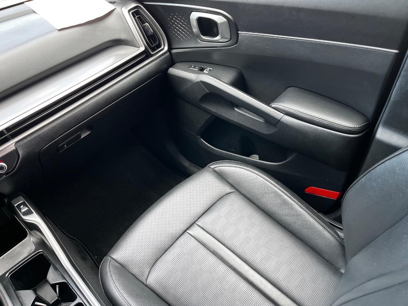 Kia Sorento Vehicle Image 13